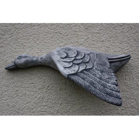 Figurka ogrodowa betonowa Latające gęsi na ścianę