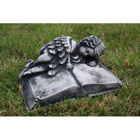 Figurka ogrodowa Anioły, Aniołek na książce. www.alimar24.pl