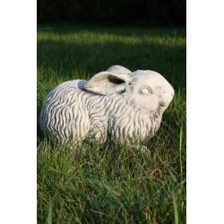 Figurka ogrodowa betonowa Zajączek Zając leżący www.alimar24.pl