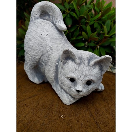 Kot Kotek polujący mały Figurka betonowa dekoracyjna www.alimar24.pl