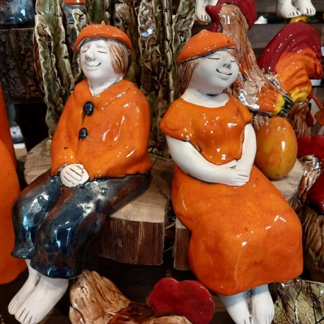 Figurki Chłop i Baba Dekoracje ceramiczne różne kolory