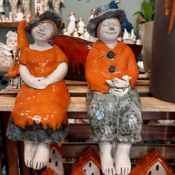 Figurki kobiety siedzące Dekoracje ceramiczne różne kolory i wzory