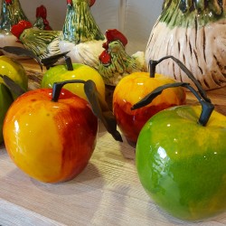 Jabłko z listkiem 12 cm dekoracja ceramiczna