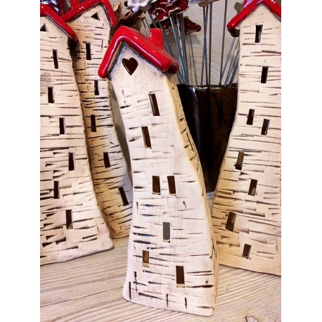 Domek pojedynczy wysoki krzywy dekoracja do domu i ogrodu