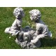 Figurka ogrodowa betonowa Dzieci na huśtawce